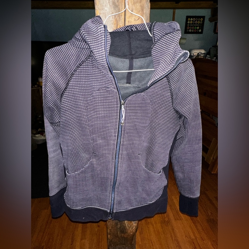 Lululemon full zip scuba.
